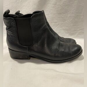 Ladies size 7 Cole Haan black short leather booties